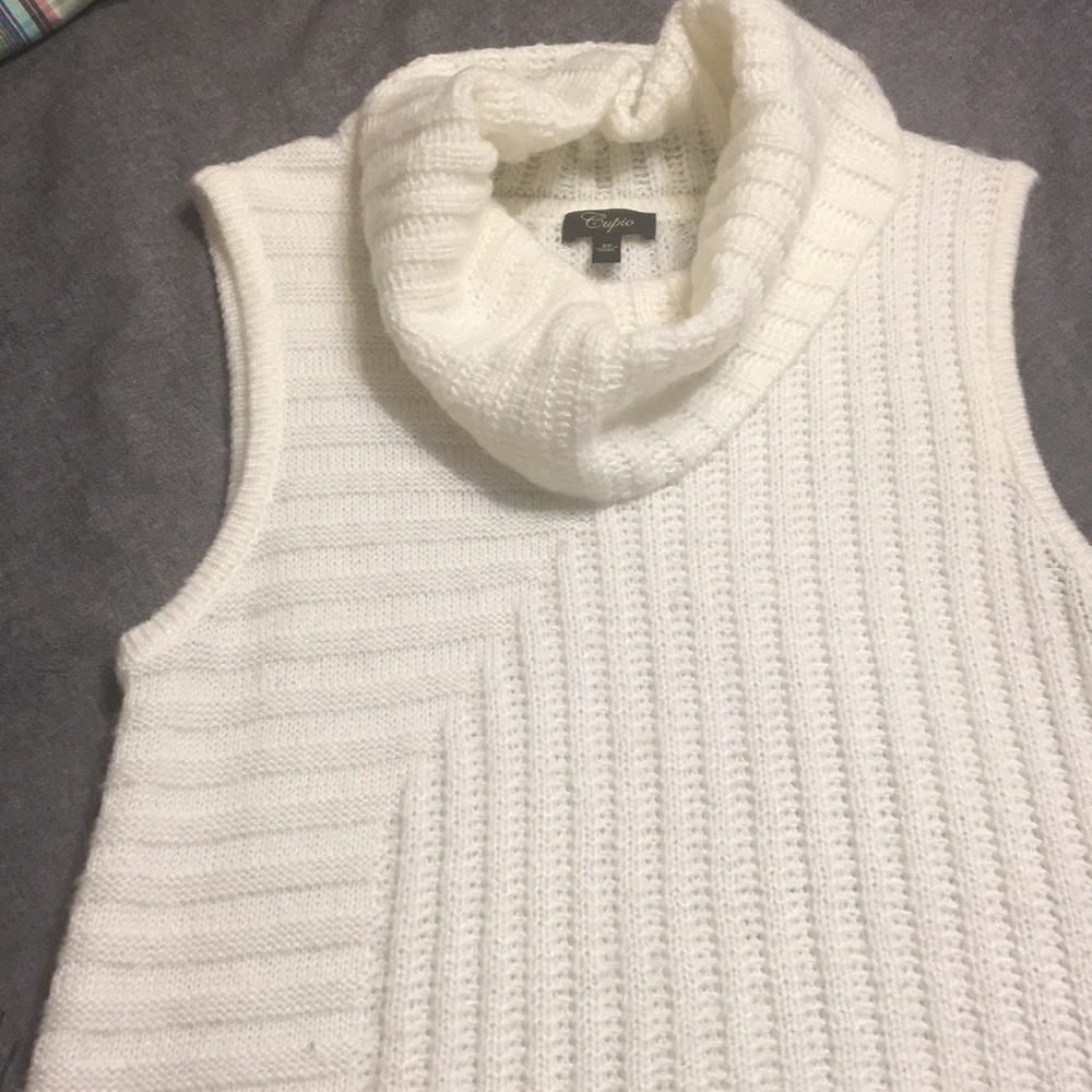 White cowl neck sleeveless sweater tunic